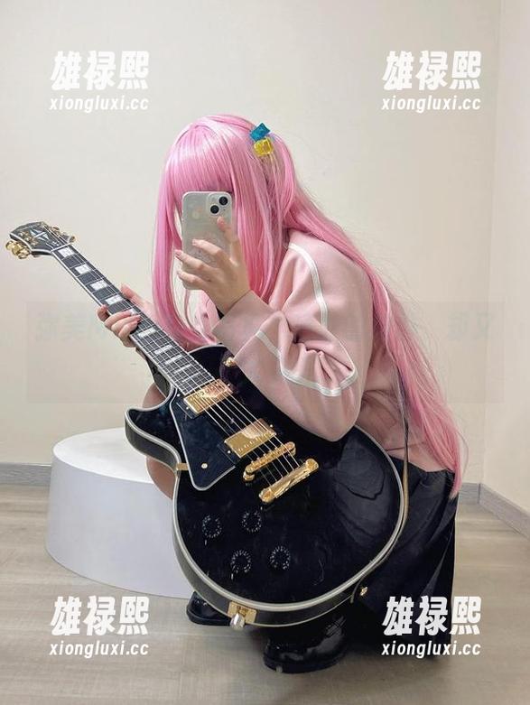 弥美Mime 弥美Mime修女写真,意外的安静,却又不太安静
