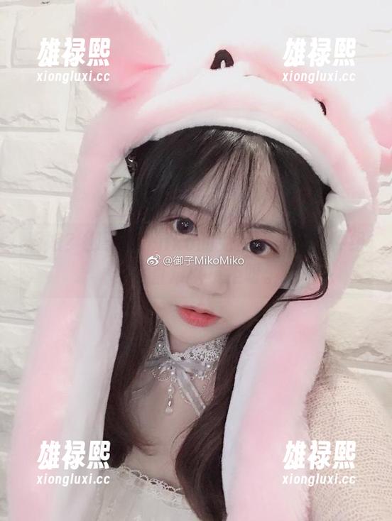 厨娘？御子Yumiko的免费图集，这种组合简直难以抗拒呀。