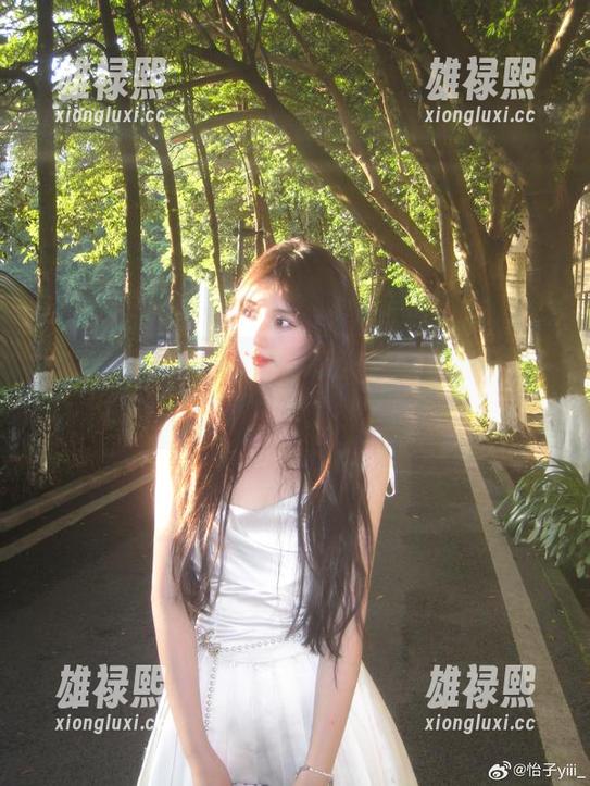 怡子yiii 怡子yiii在樱花下的cos之旅,风景美到让人怀疑人生!