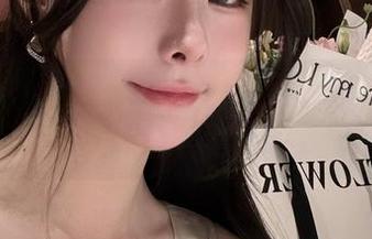微密圈 - 看是小逗逗的夏天：那张写真让我想起了小时候的西瓜味汽水！