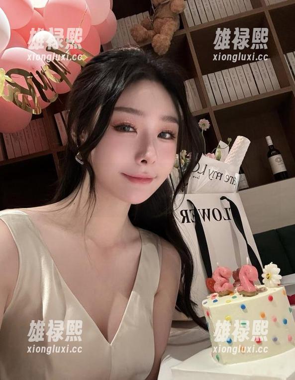 微密圈 - 看是小逗逗的夏天：那张写真让我想起了小时候的西瓜味汽水！