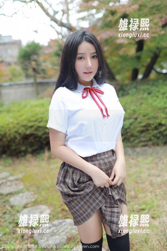 模范学院 - Dreamy小乔的长腿精选：有没有人想为这组作品干杯？