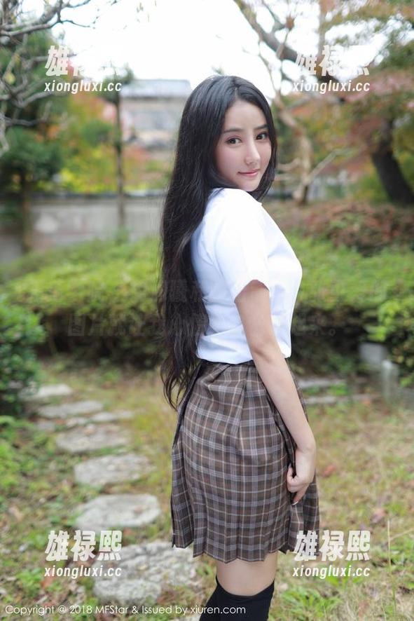 模范学院 - 胡润曦私拍出动，几张可爱的图片就让我心情不自觉好起来。