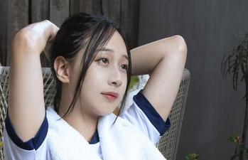 浅安安的放课后图集，明明是很随意的模样，偏偏让我开始怀念去上学的日子。