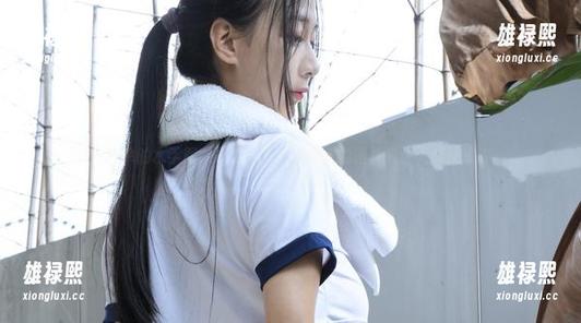 看似简单的水手服，高手私拍？浅安安的图片竟让人流连忘返。