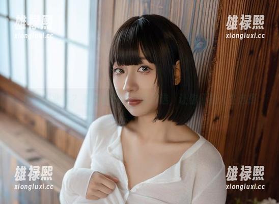 还是职业装？看浅安安的图集精选，让你怀疑人生选择