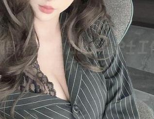 在线观察，清水由乃的家庭护士工作是否略显不专业？