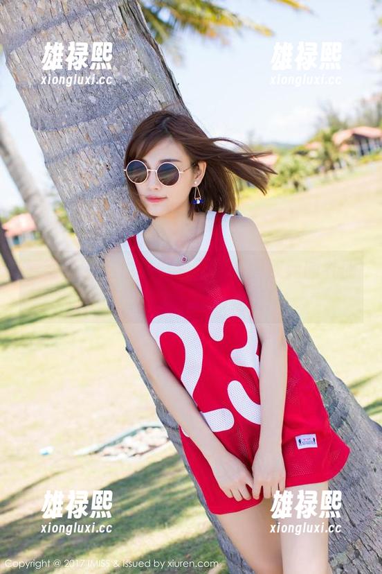 爱蜜社 - 这也太好看了吧，黄歆苑的礼服写真攻陷了我的壁纸！