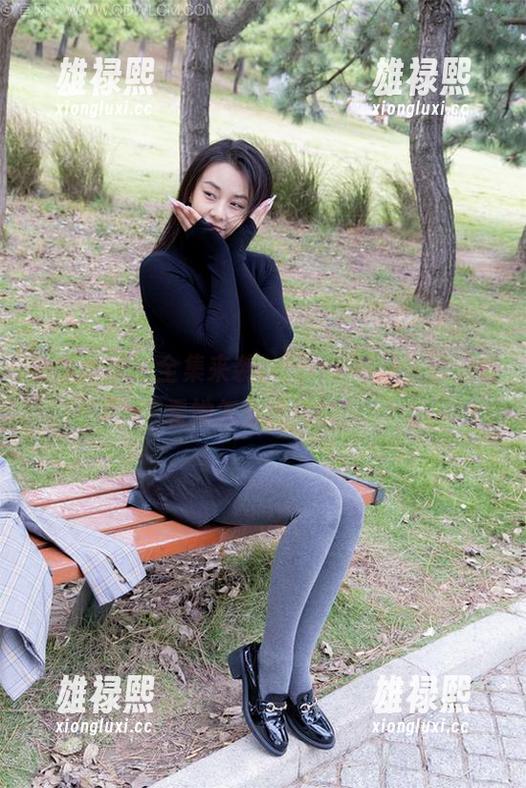 物恋传媒 - 全集来袭，Elise裸足下载，看看她怎么玩儿的！