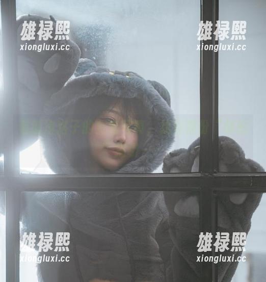 看狐洛洛子的全套写真，找到那份“秘密”指引……