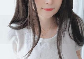 白银81的全套长发小护士，给人一种“我能不能再多看一眼”的冲动。