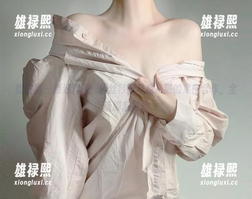 微密圈 - 精选套图：黑丝秒腿与相扑猫的紧密合作，全新脚底视角