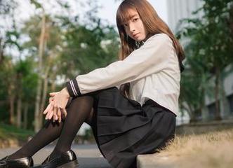 这是祖木子的黑丝猫耳娘，实际上是拽到不行的pose集。