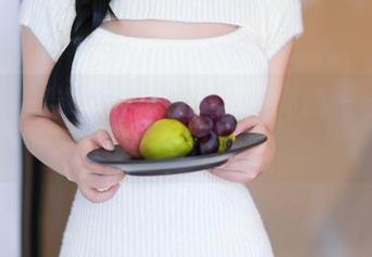 秀人网 - 学妹与时间的静默对抗——周慕汐写真图集