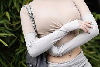 秀人网 - 想不通的安然anran双人高清图册，凝视深邃的眼神，这种电流感觉。