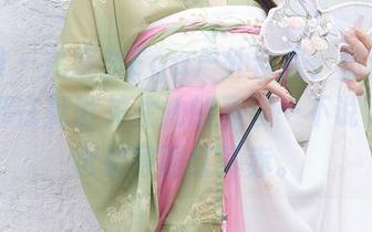 秀人网 - 尤妮丝Egg户外合集，仿佛每一棵树都在默默关注她的表演…不说了，树也看得面红耳赤。