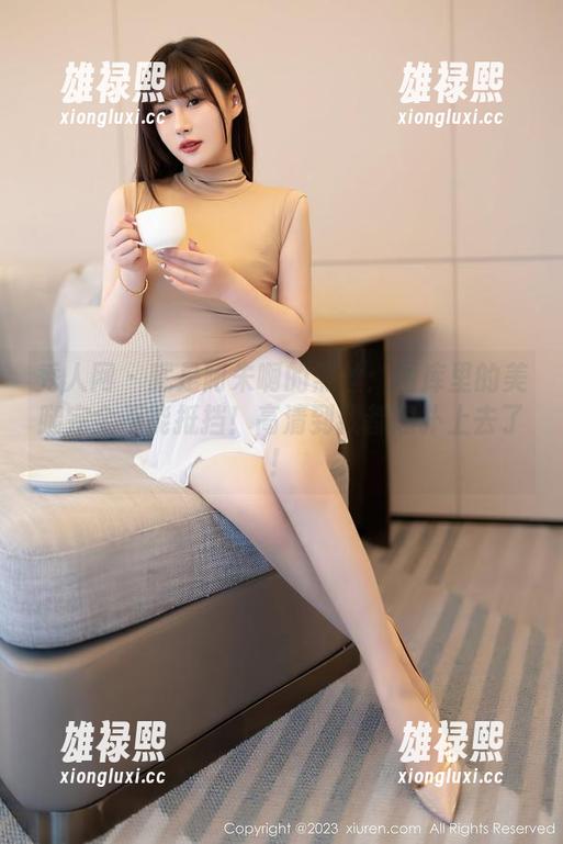 秀人网 - 就是阿朱啊的黑丝：图库里的美腿完全不能抵挡！高清到我都想扑上去了！