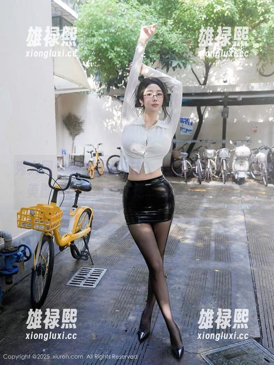秀人网 - 最新图册出炉，星小兔Meetu的美脚，这个角度真是...我想都不敢想。