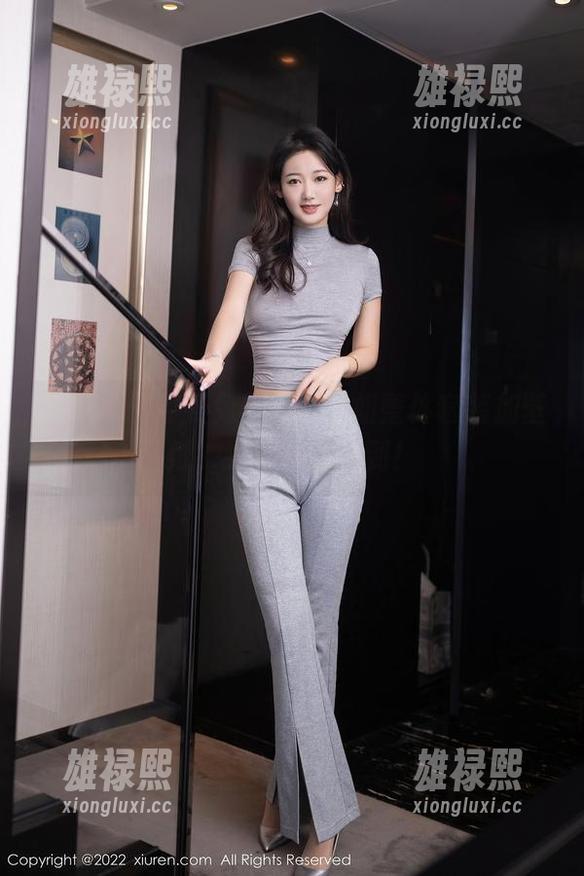 秀人网-月野兔美妞 秀人网 - 月野兔美妞,御姐整体套装加壁纸,买它就是赚到!