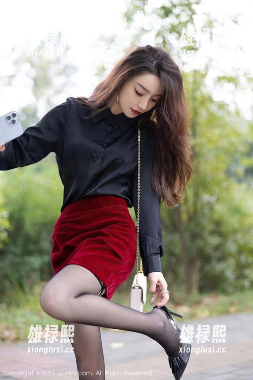 秀人网 - 我能说林子欣Freya的妹妹在线美图完全颠覆我的审美吗？天呐，这画面好养眼～