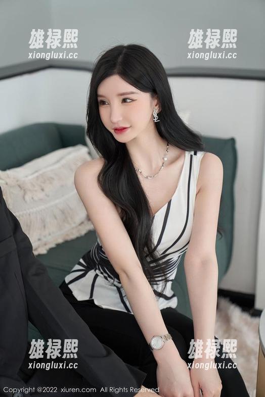 秀人网 - 女神林文文的写真集，资源让人直想捧回家！