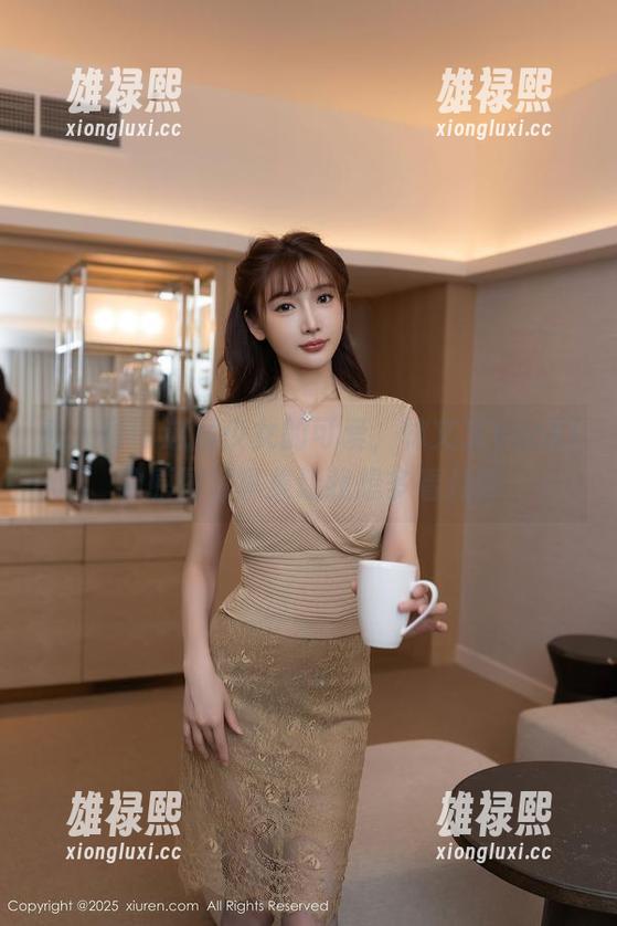 秀人网 - 这届少女的可爱，林文文yooki的原图写真集让我想多看几眼