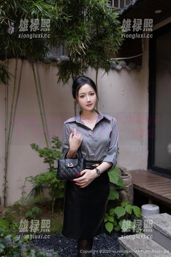 秀人网 - 艾栗栗栗栗栗栗吖的网袜图集更新，纷纷扰扰中似乎又有那么一丝静谧