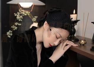 秀人网 - 学姐教你如何把白大褂穿出新高度：诗诗kiki的魅惑护士图