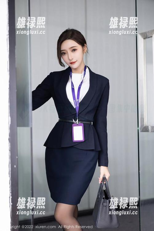 秀人网 - JK与豆瓣酱相遇——图集中的意外福利时刻