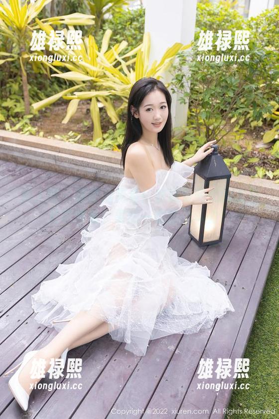 秀人网 - 原图抢先看！软糖爱喝奶的比基尼写真集，果然一奶的战斗力！