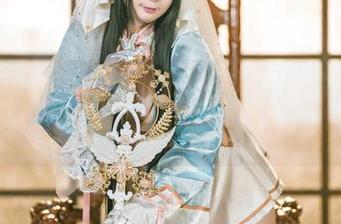 捣蛋又可爱的落落Raku：COS到位，照片也不放过