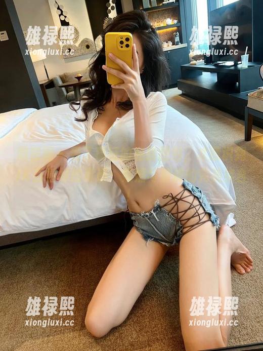 微密圈 - 看了葛征的私房图包，才意识到JK百褶裙的真谛：妩媚与俏皮的完美结合！