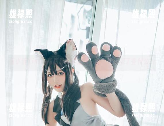 蓝小沂KiKi：高跟鞋写真合集，除了鞋还藏了些什么？