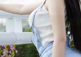 蜜桃社 - 这真是伊琳的水手服定制写真，一秒钟让人想更多