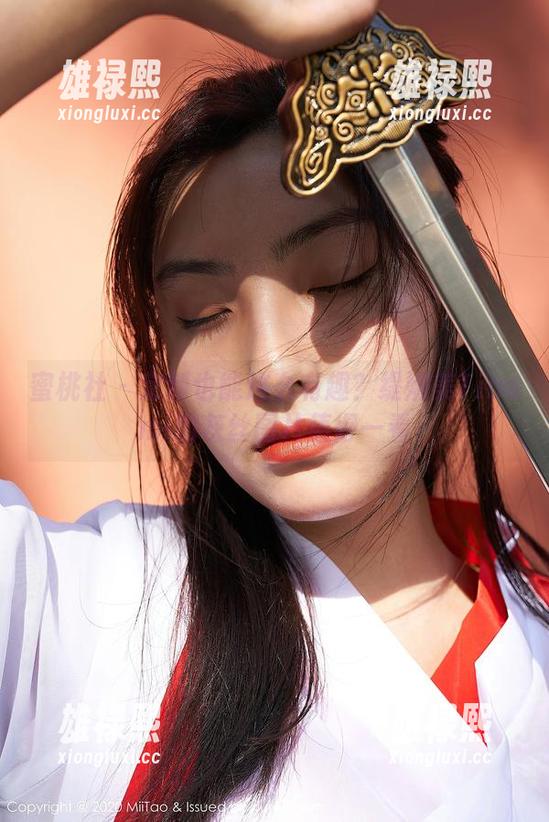 蜜桃社 - 定制也能这么有趣？缇娜美Tinami的灰丝图片值得一看