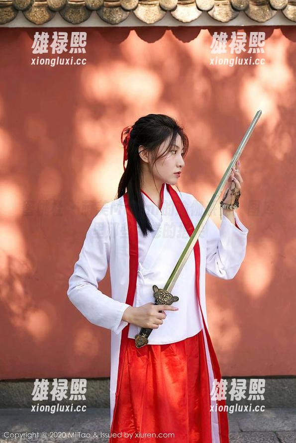 蜜桃社 - 萌美Moemi的瑜伽系列：图库里那些微卷的指尖