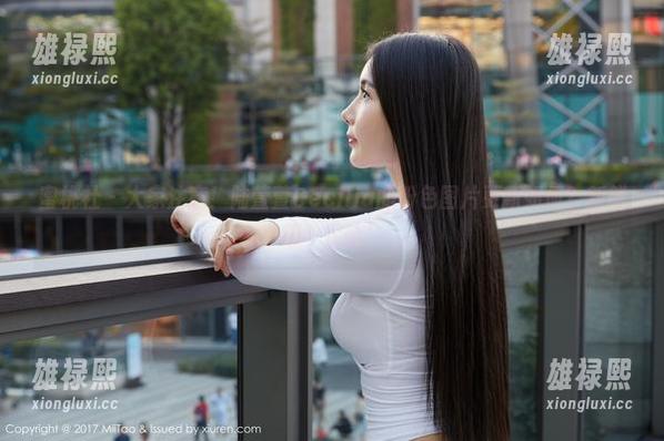 蜜桃社 - 大家注意！陆萱萱Cecilia的粉色图片更新如何？新鲜感十足嘛！