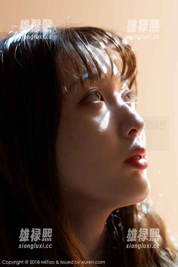 蜜桃社 - 图片中常有奇迹，但韩贝贝的自拍这次特别“真实”。