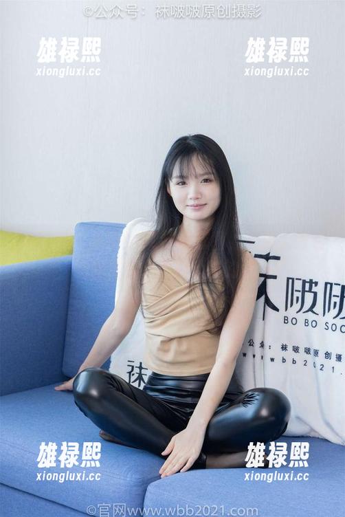 袜啵啵 - 小沫的OL制服套图，衣服太好看，让我直接扔了办公室的便当！
