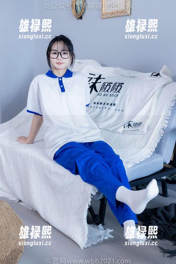 袜啵啵 - 看了小甜豆的黑丝，对一只脚也迸发出不一样的爱…