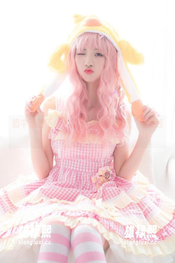 奶牛造型下的西瓜少女写真合集，毫无违和感嘛。
