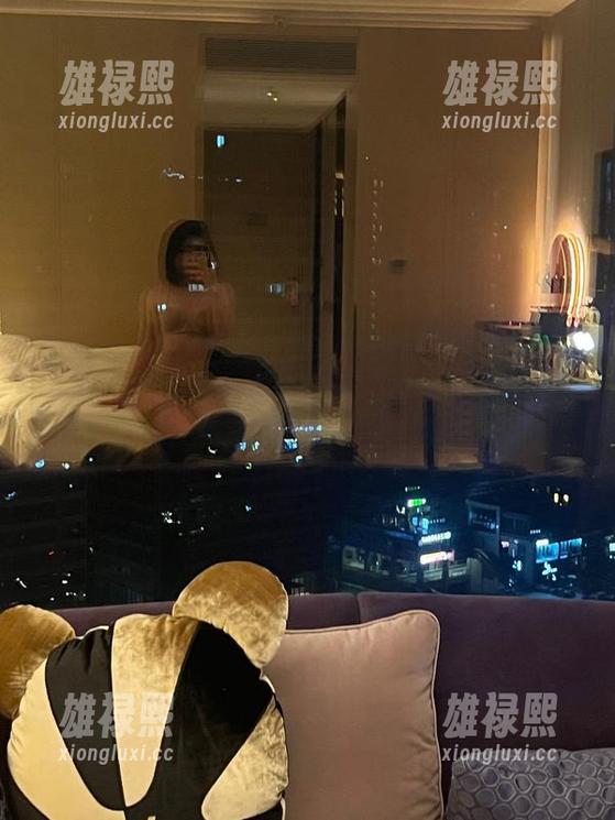 微密圈 - 在线女仆其实是詹詹的另一面，从未见过的写真模式。
