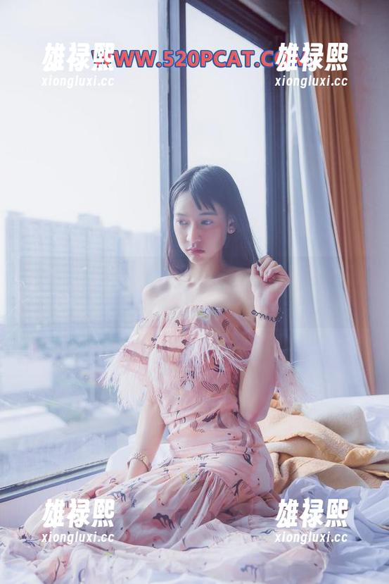 轰趴猫-曲曲 轰趴猫 - 曲曲的圣诞网盘——一堆自拍和奇幻的圣诞树争宠