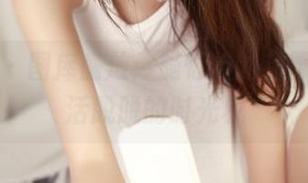 青豆客 - 图库盛放：施忆佳的制服写真，活脱脱的时光机