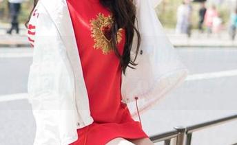 魅妍社 - Ashely丽丽穿的高清制服合集，想问问谁还在意课堂内容？